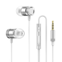 3,5 mm-es vezetékes fülhallgató, nagykereskedelmi vezetékes fém fülhallgató beépített mikrofonnal, hangerőszabályzóval iOS és Android