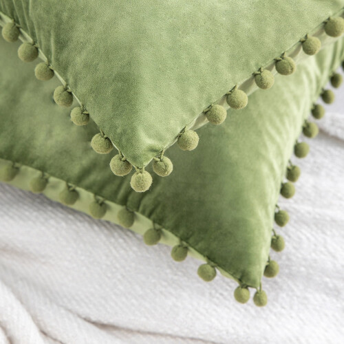 Phantoscope Pompon-Samt-Dekokissen, 30 x 50 cm, Grün, 2er-Pack 1