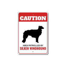 Patruljert av Silken Windhound Forsiktig metallskilt hundekennel rase hund pote størrelse: 8x12 tommer