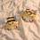 Η Bee HelloKitty εφαρμόζει προστατευτική θήκη airpodspro2ης γενιάς συμβατή με την 6
