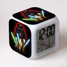 LED-Wecker mit Star-Wars-Motiv – Leuchtender, farbenfroher digitaler Tischwecker, kompatibel mit HTNL#808, Geschenk für Kinder und Erwachsene