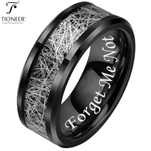 Δαχτυλίδι Tioneer Tungsten 8mm με κομψό ένθετο από ανθρακονήματα σε μαύρο φινίρισμα IP για