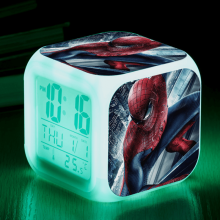 Ceas deșteptător digital HANNTAOO pentru copii, compatibil cu designul Spider-Man, LED cu 7 culori, termometru, lumină de noapte, cadou pentru