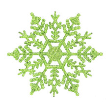 Set van 12 glinsterende plastic sneeuwvlokkerstornamenten van 10 cm (4 inch) met glitter, geschikt voor het ophangen van kerstslingers.