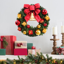 Couronne de Noël en aiguilles de pin avec nœud et clochette, ornée de boules décoratives pour porte, fenêtre, cheminée, sapin - Collection 2024