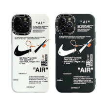 2 stk. kompatibel med iPhone 13 Pro Max, sort Nike-telefoncover i hvidt og frostet materiale.