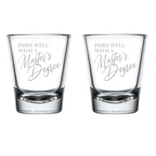 Set van 2 borrelglaasjes van 50 ml. Perfect cadeau voor een masterdiploma. Grappig afscheidscadeau voor afgestudeerden.