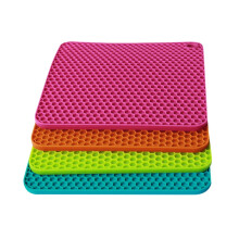 Lot de 4 dessous de plat carrés en silicone isolant, antidérapants et résistants à la chaleur, pour casseroles, poêles, bols et tasses (rouge +