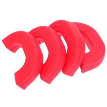 Lot de 8 protège-poêles en silicone antidérapants en gel de silice rouge, avec poignées et supports pour casseroles et poêles.
