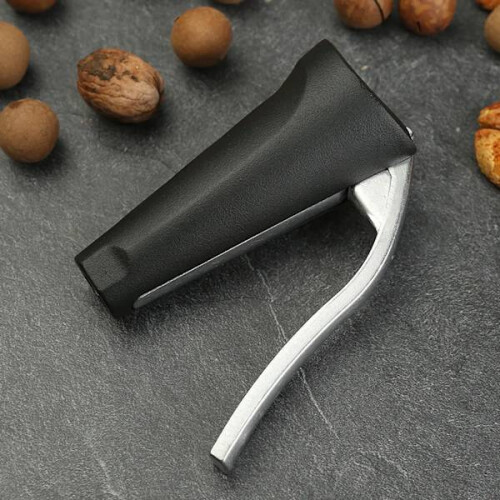 Nutcracker for walnuts and hazelnuts, metal nut clamps, walnut crusher, lobster crusher, multifunctional walnut crusher nutcracker 2