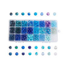 1 Schachtel gemischte, runde Glasperlen, 24 Farben, Farbverlauf Blau, 8–8,5 mm, Loch: 1,3–1,6 mm, 27–30 Stück/Fach, 648–720 Stück/Schachtel