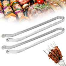 BBQ worstdraaitang, BBQ worst grilltang, BBQ worstvultang, keukentang met lange steel voor het draaien van worsten