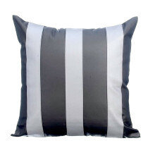 Poszewka na poduszkę HomeCentric w szare paski, 12x12 cali (30x30 cm), zestaw 2 szt., sztuczna skóra, bloki kolorów – naprzemienne srebro