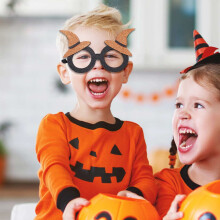 Conjunto de óculos e varinha de abóbora WinysinHalloween - Acessório perfeito para festas à fantasia para adultos e crianças.