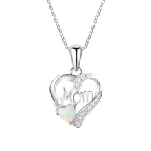 Halskettingen met hangers voor vrouwen, met de tekst 'MOM', een hartje of een verjaardagscadeau, perfect voor Moederdag of Valentijnsdag.