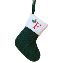 Meia de Natal Summercome com a inicial F, letra bordada em tricô vermelho e branco de 20 cm, compatível com decorações natalinas familiares e