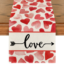 Tischläufer „Lächeln“ mit Aquarellherz und Pfeil zum Valentinstag für Esstische, 13 x 36 Zoll