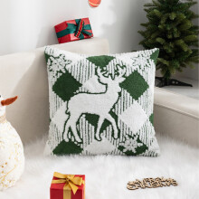 Set kussenhoezen met kerstboom- en sneeuwvlokmotief, rode en gouden kerst- en winterkussenhoes, passend bij de feestelijke bankdecoratie.