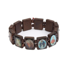 Conjunto de 3 pulseiras com Jesus, anjo e Maria, em madeira elástica, com ícones católicos e bênçãos.