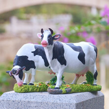 Yesbay Decorazione da giardino Statuetta decorativa in resina a forma di mucca, stile vintage, ideale per la fattoria e la casa