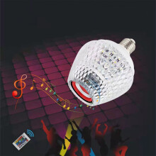 RnemiTe-amo LED-lamppu Bluetooth-kaiuttimella, E27RGB-väriä vaihtava lamppu, 24-näppäiminen kaukosäädin, langaton stereoääni juhliin
