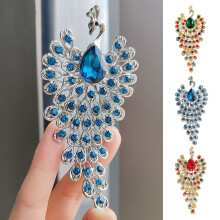 Broșă pentru femei Xinyolin - formă retro de păun, decor cu strasuri, antiderapantă rezistentă la uzură, decor cu eșarfă pentru haine și