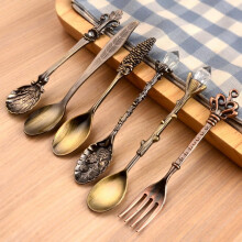 6-teiliges Set: Vintage-Esslöffel, Teelöffel, Kaffeelöffel im königlichen Stil, geschnitzte Metallgabel