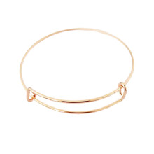 Pulseira feminina simples, ajustável e versátil, com fecho deslizante.
