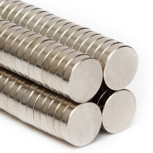 Yirtree 100Pcs 8x2mm N50 Neodymium Disc Magnets with Adhesive, Strong Rare Earth Magnets for Fridge, DIY, Crafts, Office Use