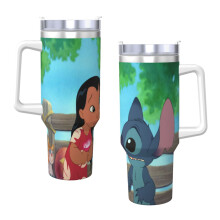 Gobelet isotherme Stitch 40 oz avec poignée et paille, étanche et doté d'un couvercle et d'une paille en acier inoxydable. Base compatible avec