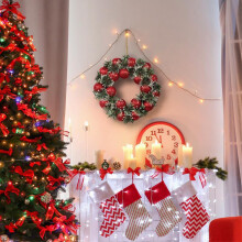 Offres du Cyber Monday 2024 : Guirlande de Noël Viflosae avec pommes de pin, baies et branches givrées - Décoration intérieure de 32 cm