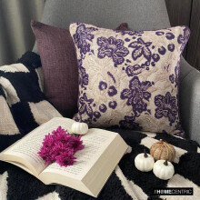 Ensemble de 2 housses de coussin décoratives HomeCentric, 35,5 x 35,5 cm, en velours à motifs floraux, parfum prune, pour canapé