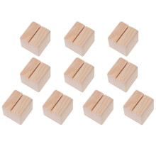 Lot de 10 porte-cartes de visite en bois avec pince photo, idéal pour les bureaux et les tables.