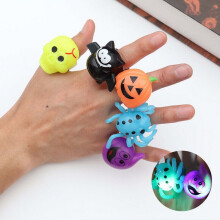 YiFudd Cadeaux d'Halloween pour enfants : Anneaux lumineux en gelée à LED clignotantes