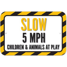 Slow5MPH Barn og dyr i lek-skilt