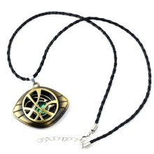 Antike Doctor Strange Crysta Halskette mit Agamotto-Augenanhänger, Lea Gold