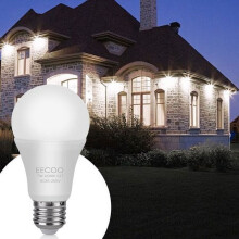 7W Smart Dusk to Dawn LED Bulbs, Auto On/Off with Built-in Sensor, Cool White 600lm, E26/E27, 2 Pack, compatible with Outdoor/Indoor Fixtures