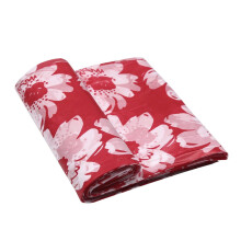 1 nappe jetable 180x180cm, rouge à fleurs blanches - Convient aux tables carrées