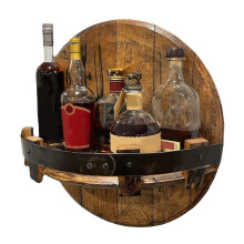 Voor wijnkelders, bars en voorraadkasten: handgemaakte vintage flessendisplay voor sterke drank.