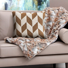 Daiosportswear 40 x 40 cm große, weiche Plüsch-Kissenbezüge aus Kunstfell mit Schneeflockenmuster, festliche Winterdekoration für Sofa und Couch