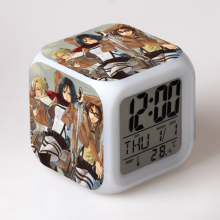 Réveil LED avec motif L'Attaque des Titans, horloge de bureau numérique lumineuse pour enfants et adultes, compatible avec HTNL#748 - Jouet cadeau