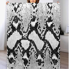 Filt med ormskinnsmönster, mjuk och mysig flanellfleece 60x90 tum, lätt och varm fluffig filt för soffa, säng, fåtölj