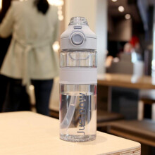 The New Sports Portable Straw Cup with Handle Scale Transparent Double Drink Lid Plastic Cup Car Water Bottle Drinking Cup Simple Gray