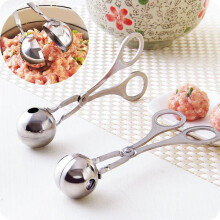 Meatball rolling pin for round, even meatballs