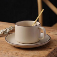Ceramic Coffee Mug with Lid and Spoon 250ml Beige Tea Cup Gift for Mom or Wife