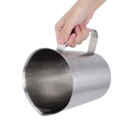 1500 ml gebürsteter Milchschaumbecher mit Skala, 13,5 cm 2