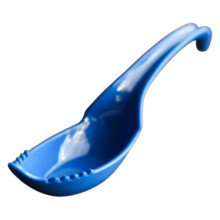 Ergonomic Ramen Soup Spoon for Asian Cuisine, Durable Wonton and Noodle Serving Spoon Blue