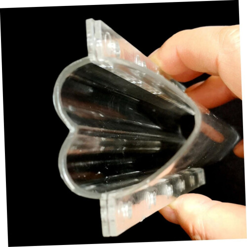 4pcs Heart Shaped Vegetable Shape Mold Reusable Fruit Shaping Tool for Garden Cucumbers 2