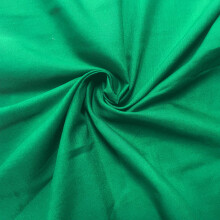 Emerald Green Poly Cotton Broadcloth Fabric 58 Inch Wide Wrinkle Resistant for Sewing and Crafts