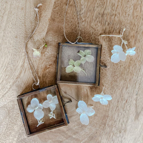 6 x 5cm Brass Double Sided Photo Frames 1